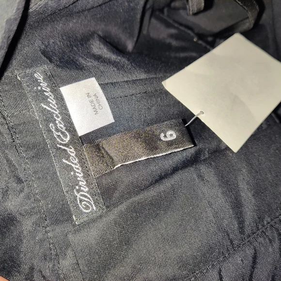 ❤️ Little Black Dress - Picture 5 of 8